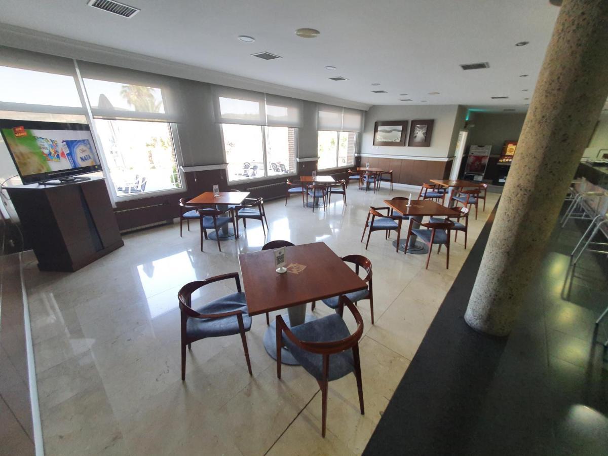 Hotel Azar Plasencia Ngoại thất bức ảnh