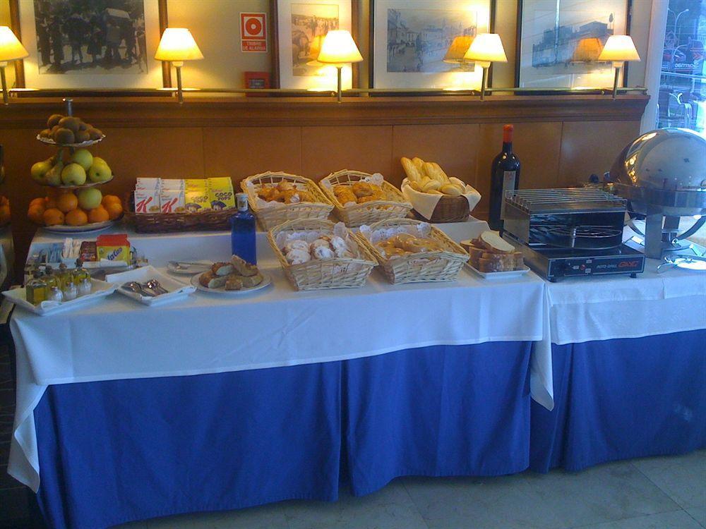 Hotel Azar Plasencia Ngoại thất bức ảnh