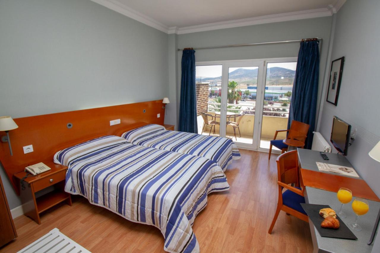 Hotel Azar Plasencia Ngoại thất bức ảnh