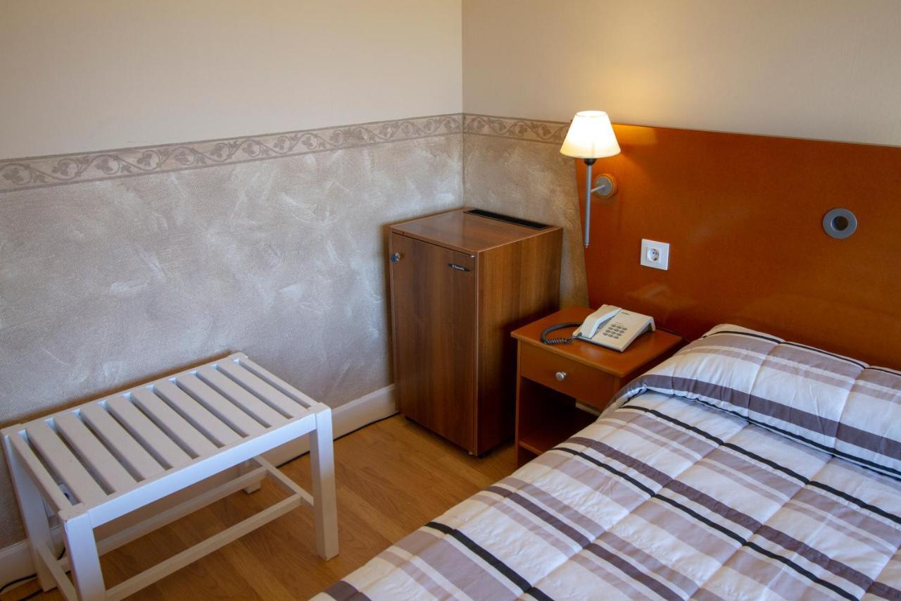 Hotel Azar Plasencia Ngoại thất bức ảnh