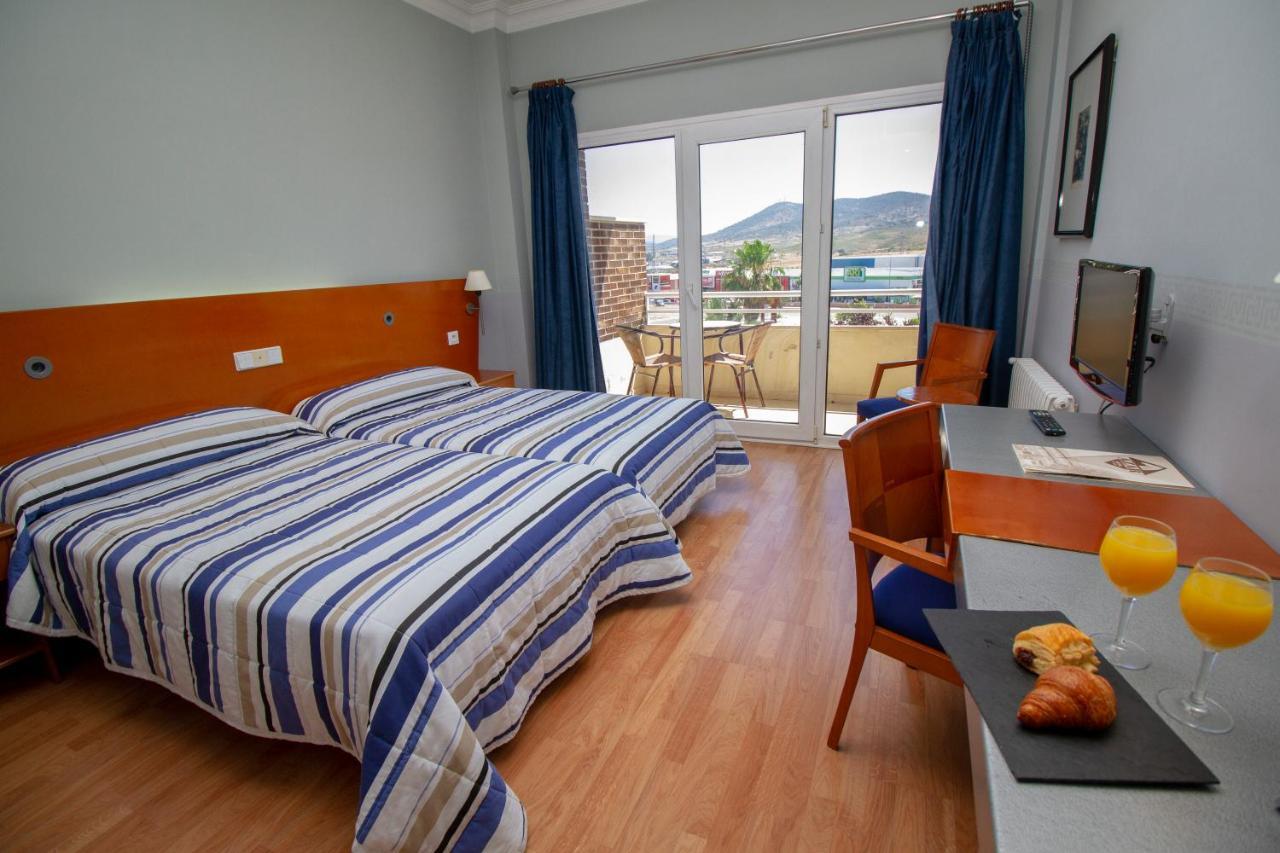 Hotel Azar Plasencia Ngoại thất bức ảnh