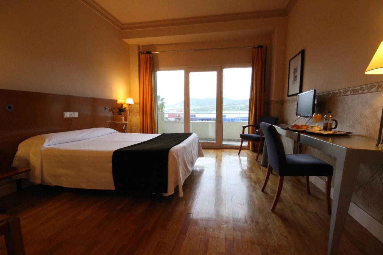 Hotel Azar Plasencia Ngoại thất bức ảnh